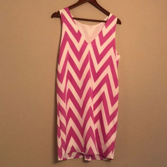 Everly Chevron Print Dress - Size Large - Picture 8 of 11